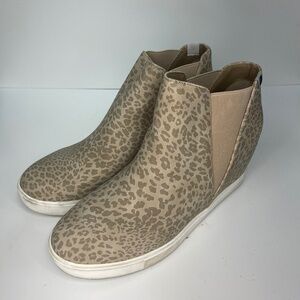 Coconut by Matisse Leopard Print Wedge Sneakers Women’s Size 8.5
